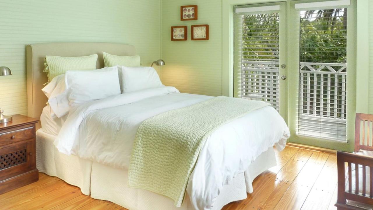 奇卡水疗小屋酒店 伊斯拉莫拉达 外观 照片 A bed with a bedsheet