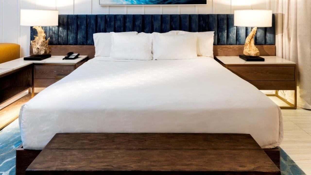 奇卡水疗小屋酒店 伊斯拉莫拉达 外观 照片 A bed with a duvet cover